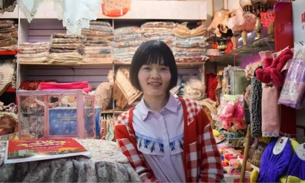 “就算現(xiàn)在橋南市場的經(jīng)濟一直在后退，可我覺得它是永遠不會倒閉的。”｜講